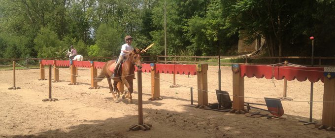 chevaliers stage equestre medieval region centre