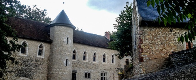 site medieval centre equestre berry region centre